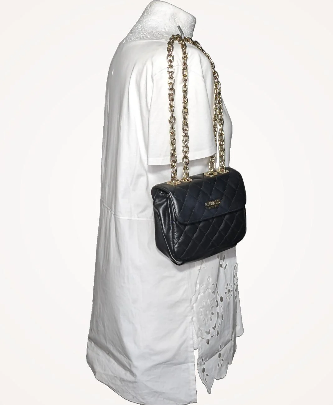 GUESS - Image 3
