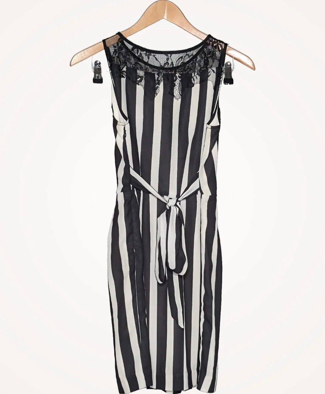GUESS - Image 4