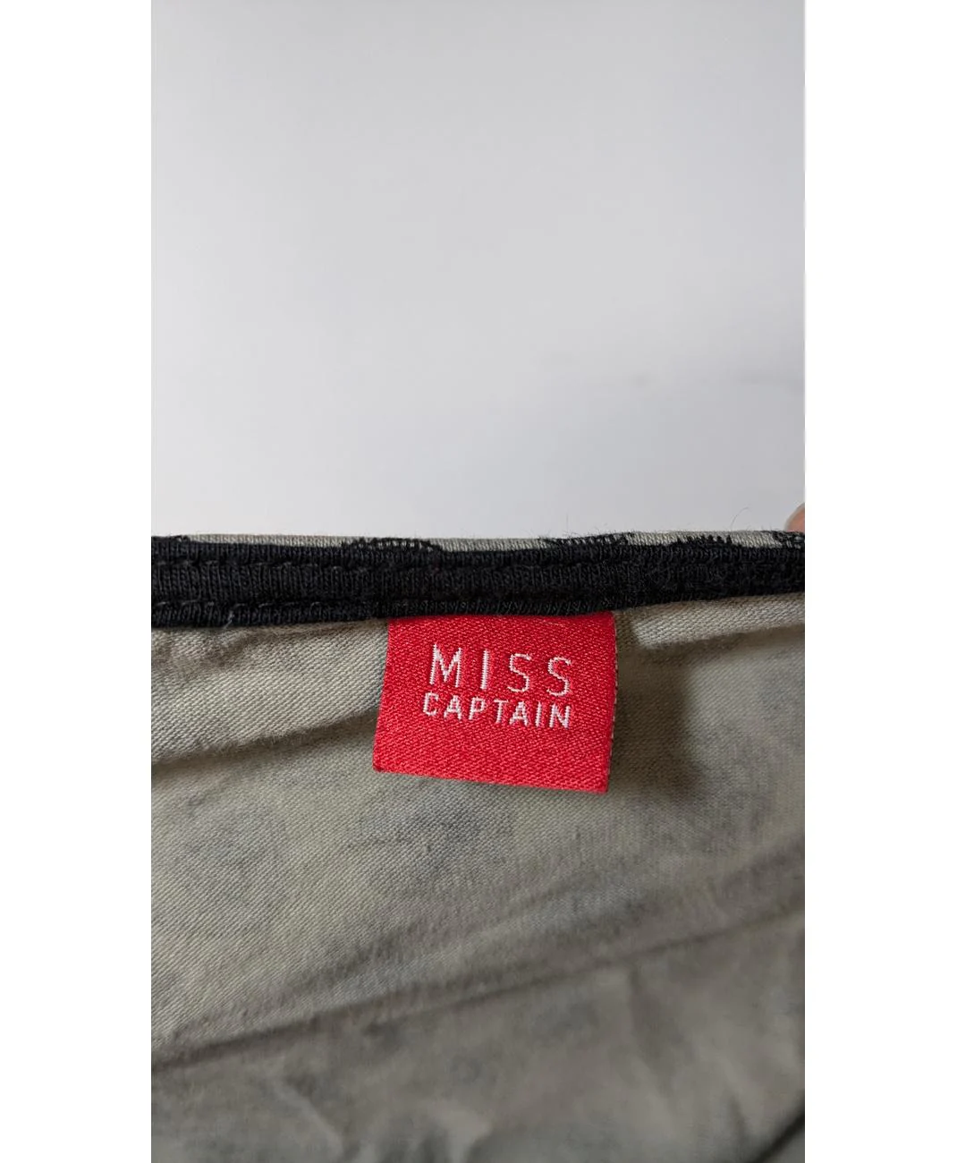 MISS CAPTAIN - Image 6