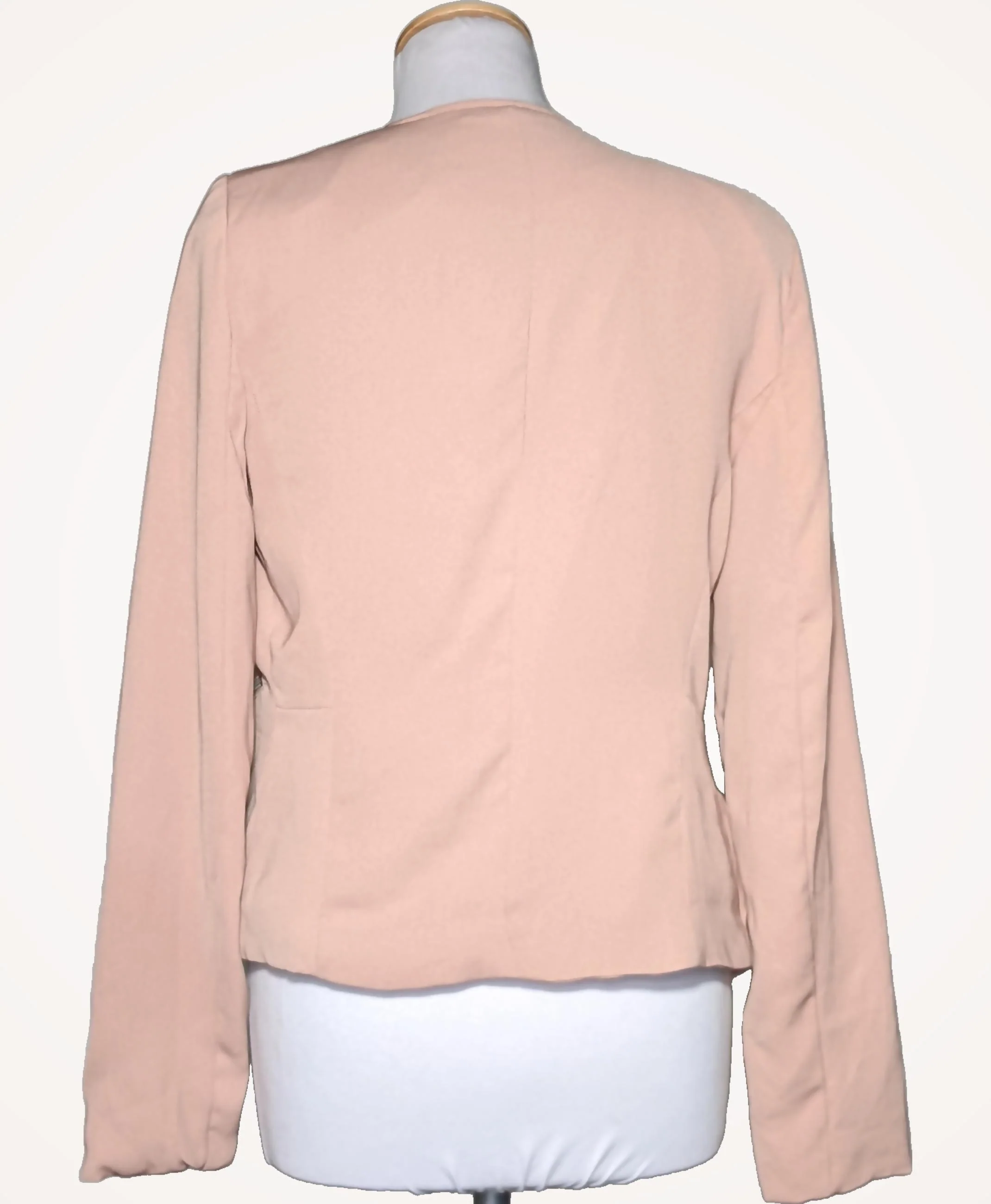PULL AND BEAR - Image 4